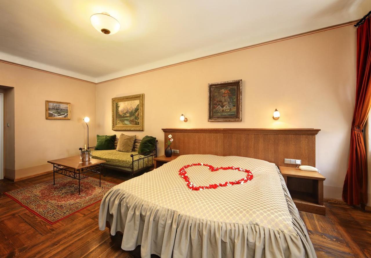 Hotel Edward Kelly Cesky Krumlov Exterior photo